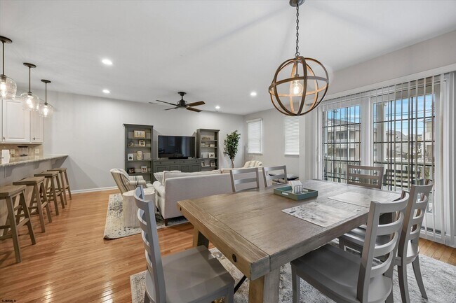 113 N Adams Ave