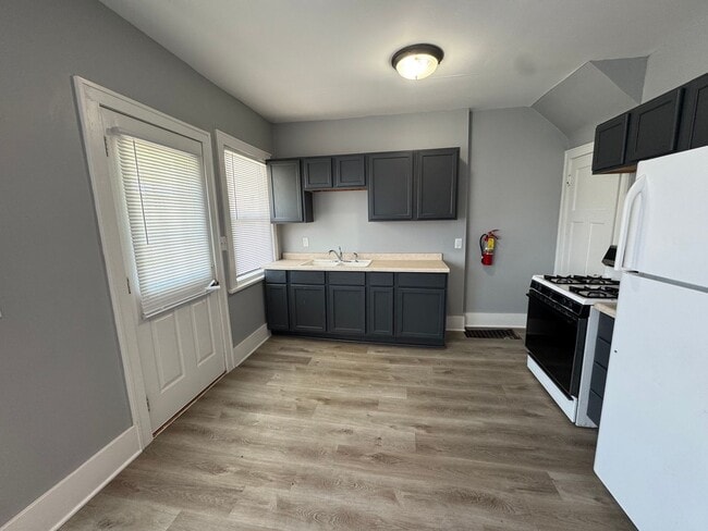 Photo - Pet-Friendly 2 Bed Townhome Across from Stephens Park | Utilities Included