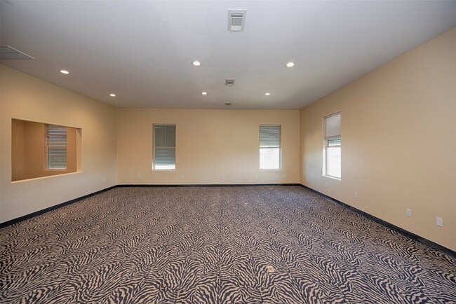 2293 E Bayshore Dr