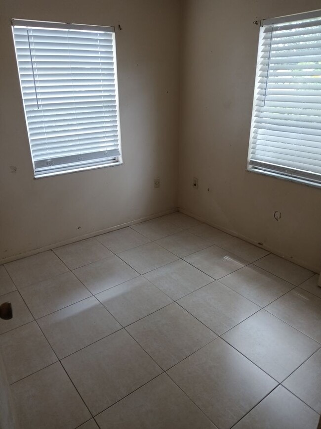 Photo - 1906 Honour Rd