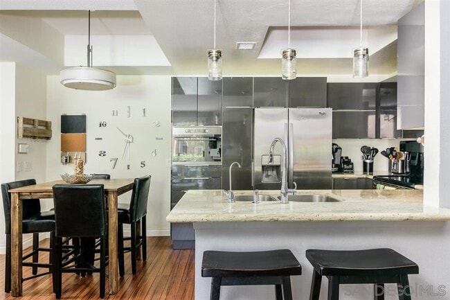 Photo - 1950 Camino De La Reina Unidad River Colony condominium