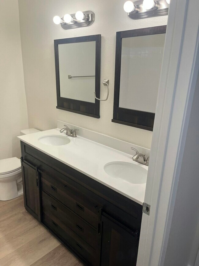 Photo - 14328 Addison St Unidad 6