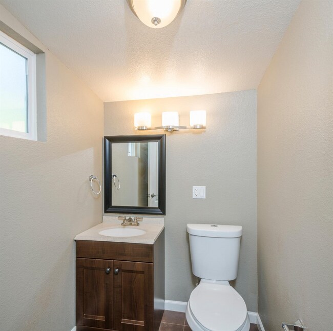 Photo - 4363 4th Ave Unidad lower