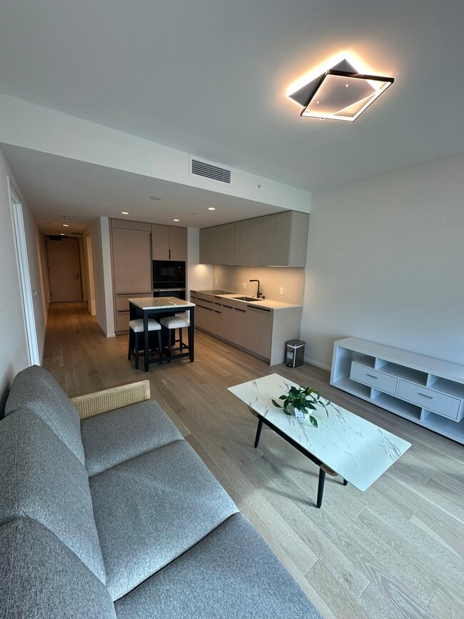 Building Photo - 333 Ward Ave Unit 2809