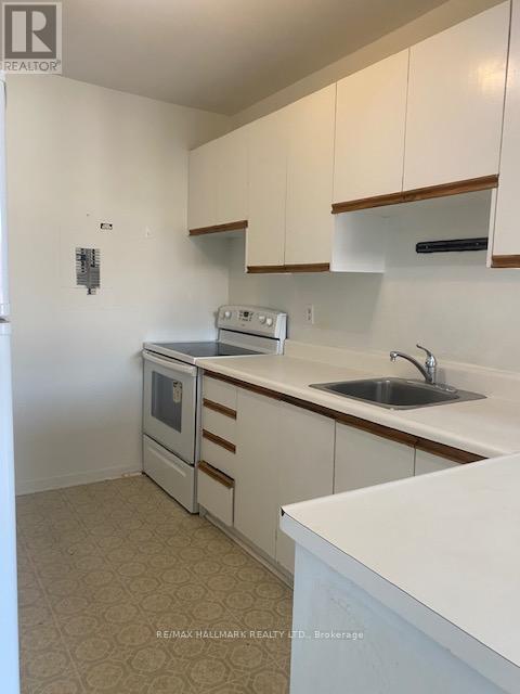 Photo - 129 Danforth Ave