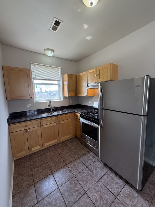 Photo - 7952 S Carpenter St