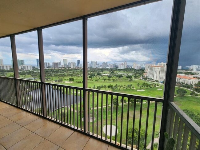 Photo - 20379 W Country Club Dr Unidad 2337 Rental