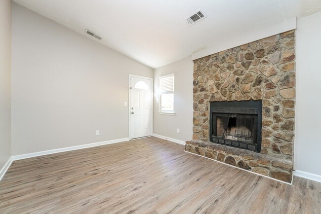 Photo - 841 Arbor Ct