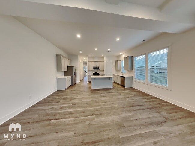 Photo - 928 Wainwright Ave