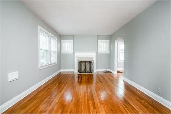 Photo - CHARMING HOME IN ST MATTHEWS FOR RENT