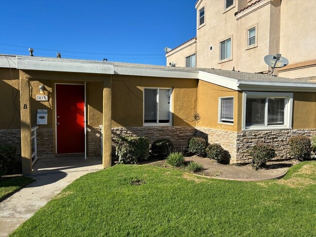 Building Photo - 419 11th St Unit B Rental