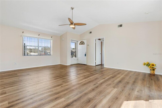 Photo - 1136 Forbes Trce