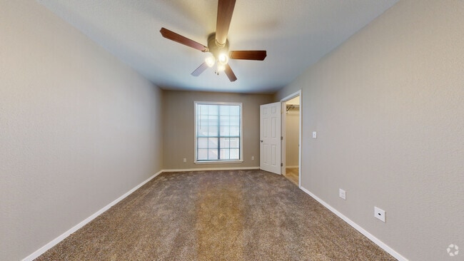 2BR, 1BA - 808 SF