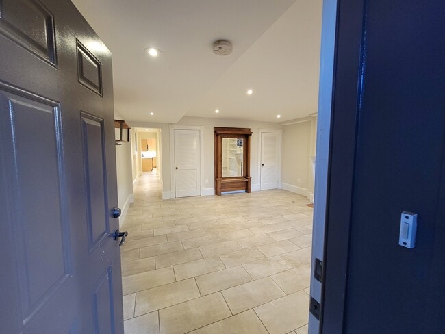 Photo - 210 8th St SE