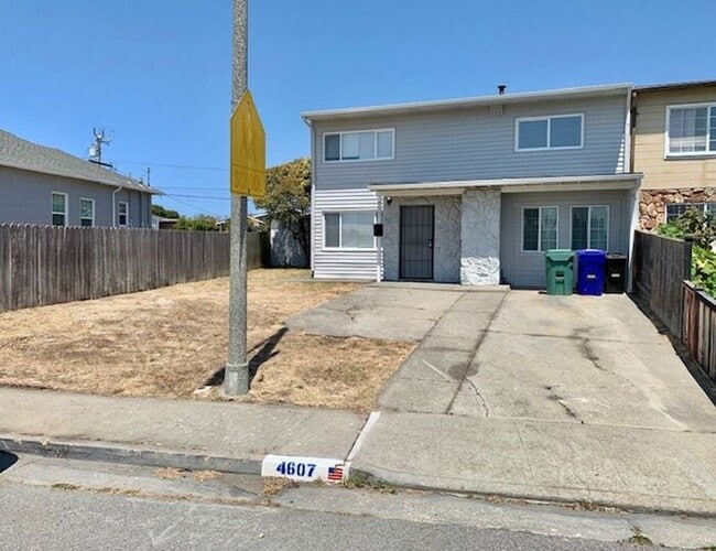Photo - 4 bed 1.5 bath House in Richmond -- AVAILABLE NOW !!