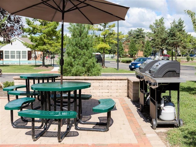 Dooley�s Orchard Apartments For Rent in Lewis Center, OH