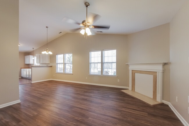 Photo - 1003 Washburn Ct