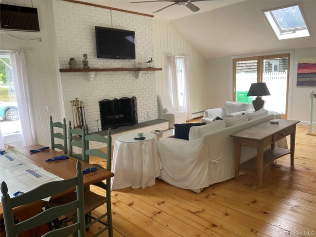 Photo - 1 Castle View Ct