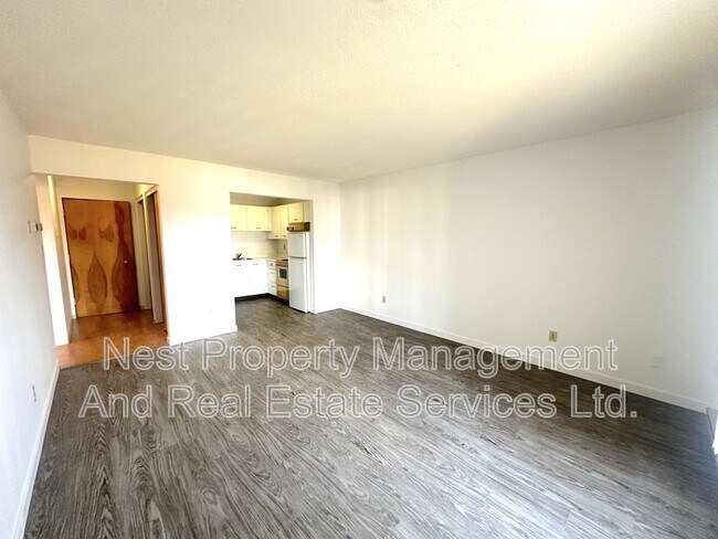 Photo - 776 Vaughan St