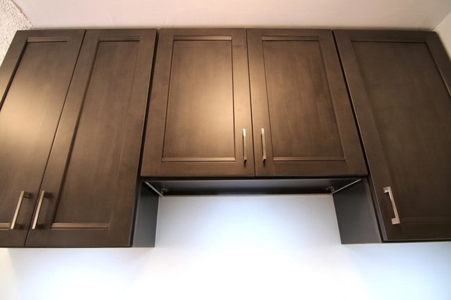 kitchen cabinets - 1428 E Florida St Unidad 2 fl.
