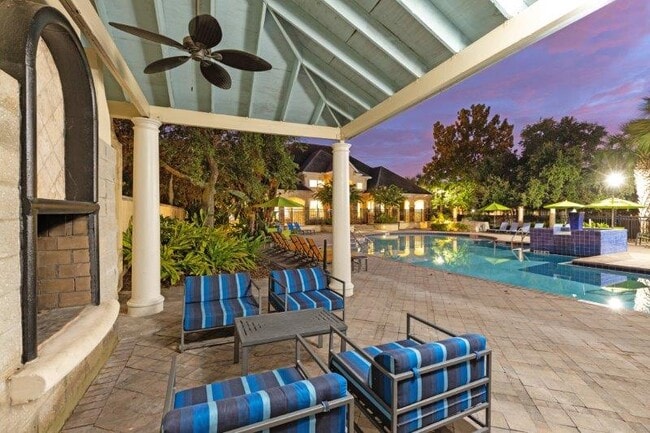 Outdoor pool side fire place - Aluna Largo