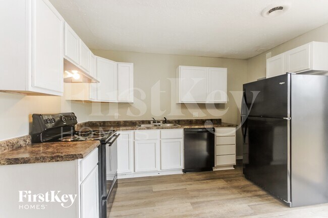 112 Lind Dr