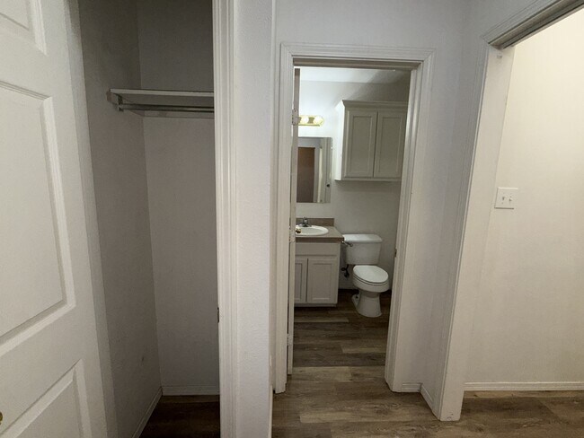 Photo - 107 S 1st St