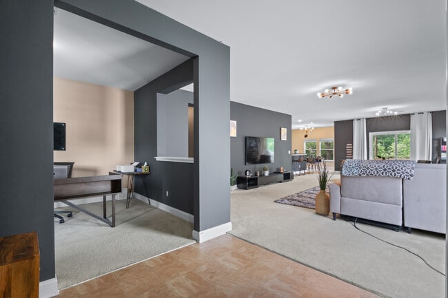 Photo - 112 Plymouth Pass Dr