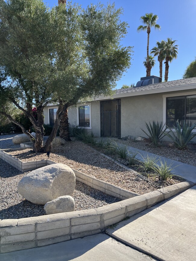 Building Photo - 37932 Mountain Shadow Ln