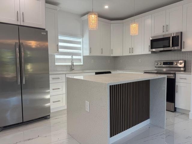 Building Photo - 501 El Prado