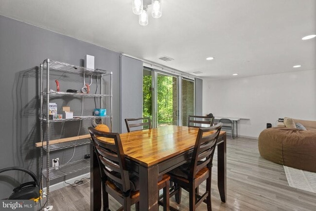 Photo - 3352 Huntley Sq Dr Unit T