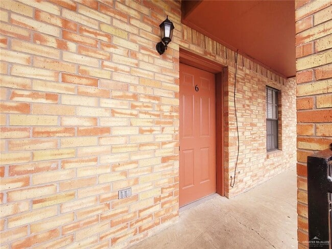 Photo - 14 Tulip Ave Unit 6