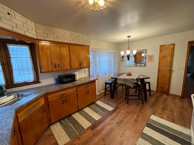 Photo - 220 E Wilbur Ave Unidad Lower