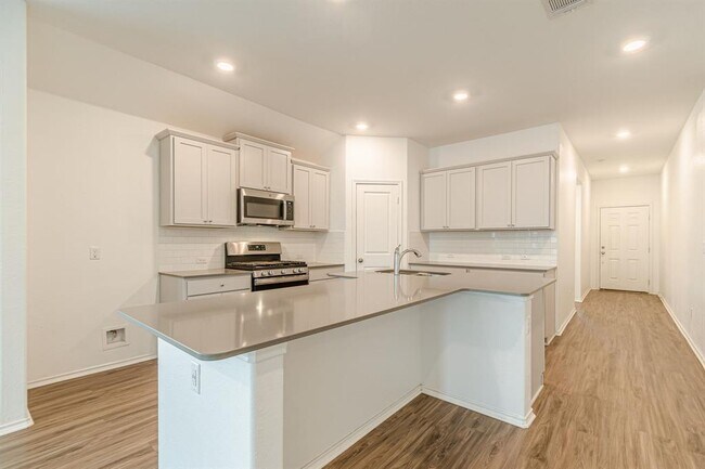 Photo - 341 Escondido Cir