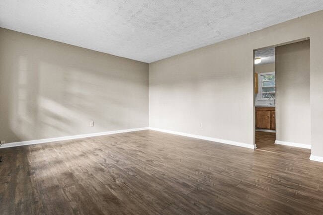 Photo - 2461 Mirahill Dr