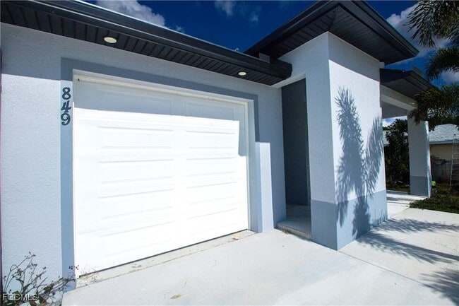 Photo - 849 Duplex St E