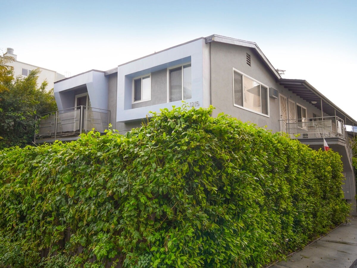 1215 Granville Ave - 1215 Granville Ave