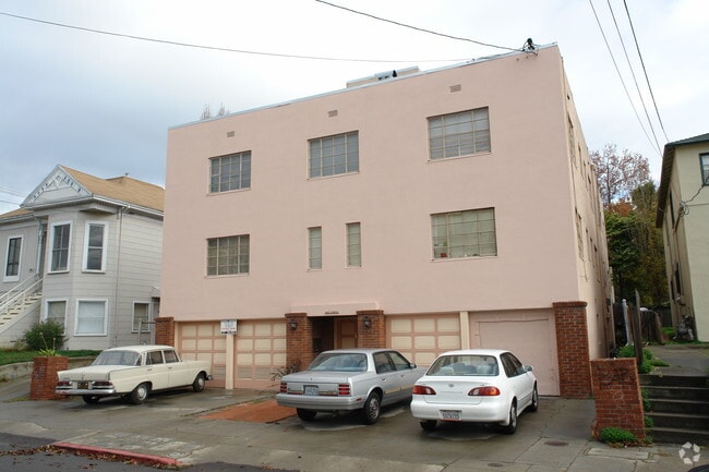 Photo - 1919 Curtis St