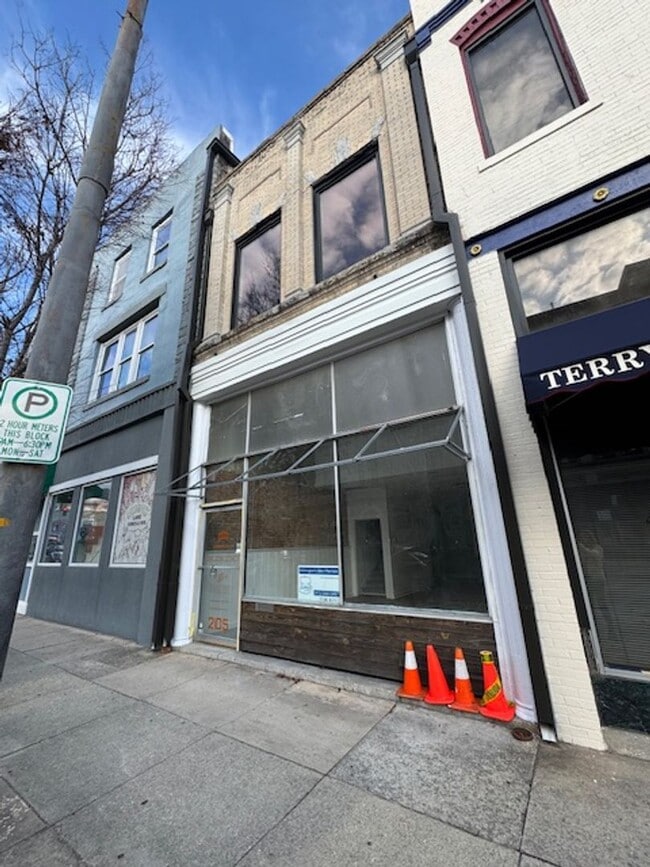 Building Photo - Commercial Building Downtown