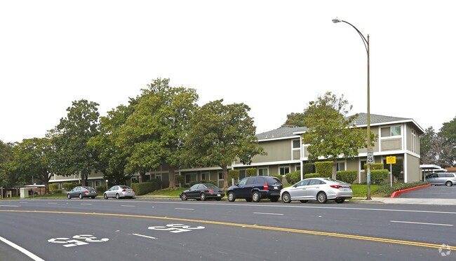 Los Gatos Oaks Apartments - Los Gatos Oaks Apartments
