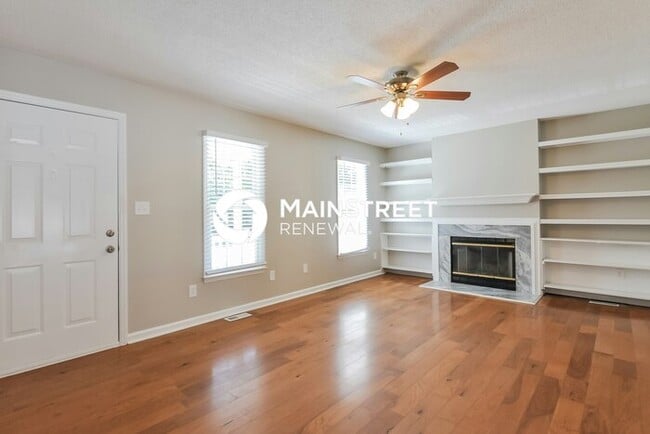 Photo - 3 Bedroom Pet-Friendly Home in Knightdale, NC with Main Street Renewal