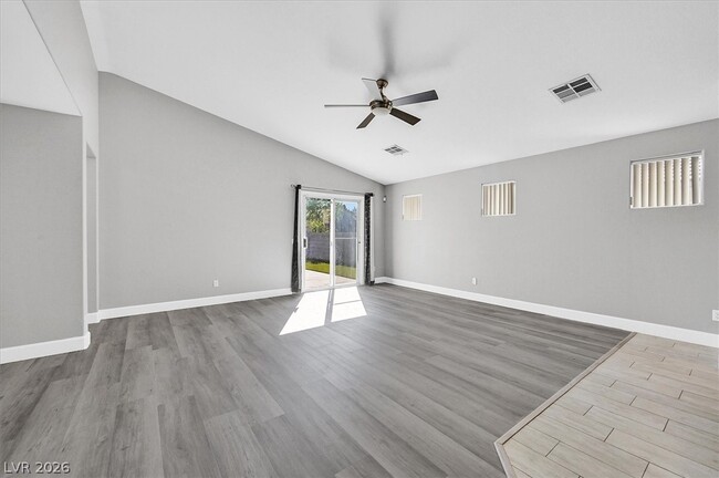 Photo - 3270 Cherum St