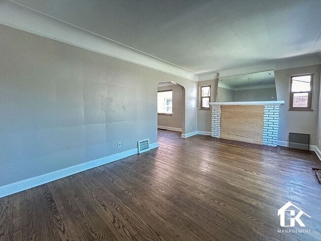 Photo - 18461 Washburn St Unit 18461 Washburn Ave - Lower