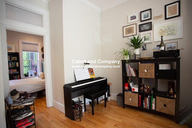 Photo - 637 Tremont St Unit 1