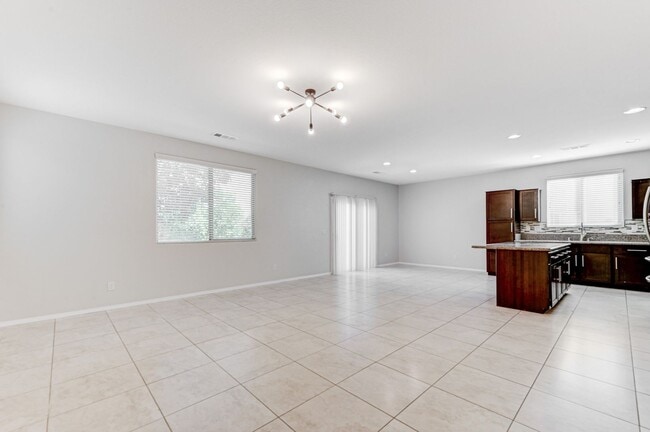 Photo - House For Rent! 4 beds, 3 baths Community ...