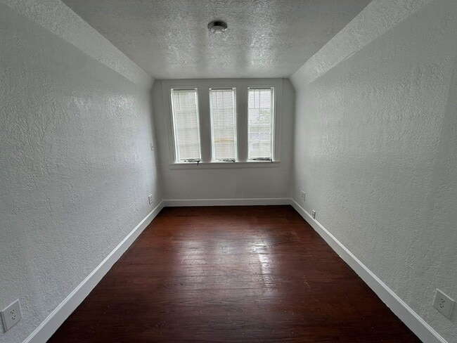 Photo - 2504 Pecos St