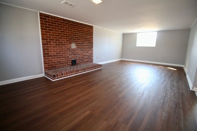 Photo - 2363 Wilshire St