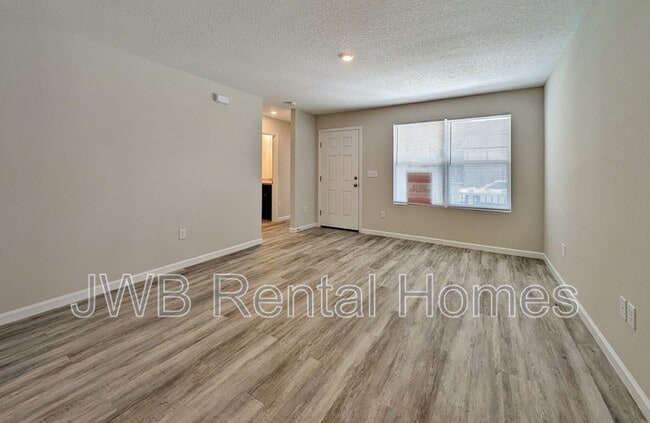 Photo - 1217 Swift St