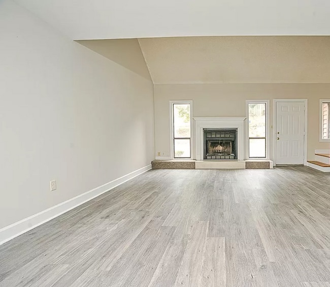 Building Photo - 206 Rock Knoll Dr Rental