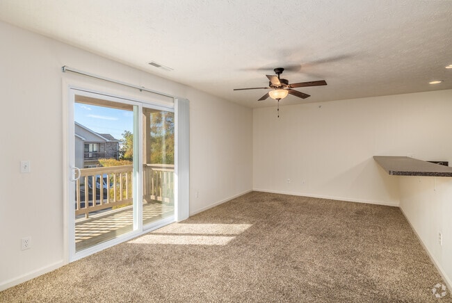 2BR, 2BA - 1,136SF - Living Room
